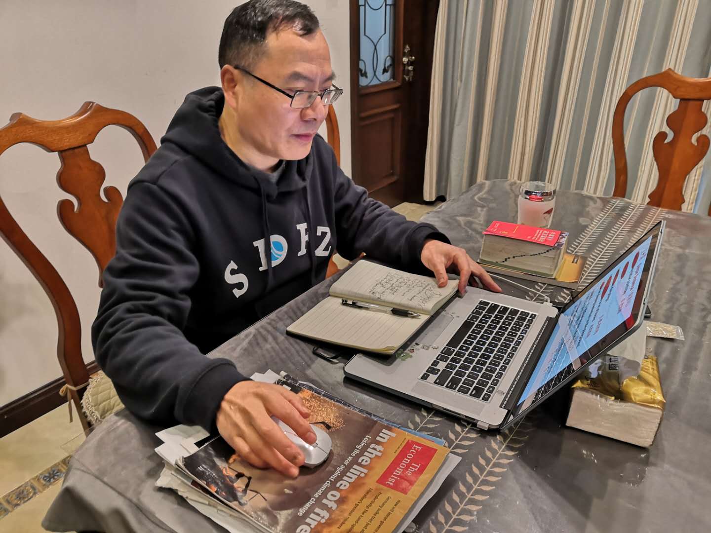 “知命”不惧 初心不移 ——望城区网络学校五十岁“新手主播”的担当